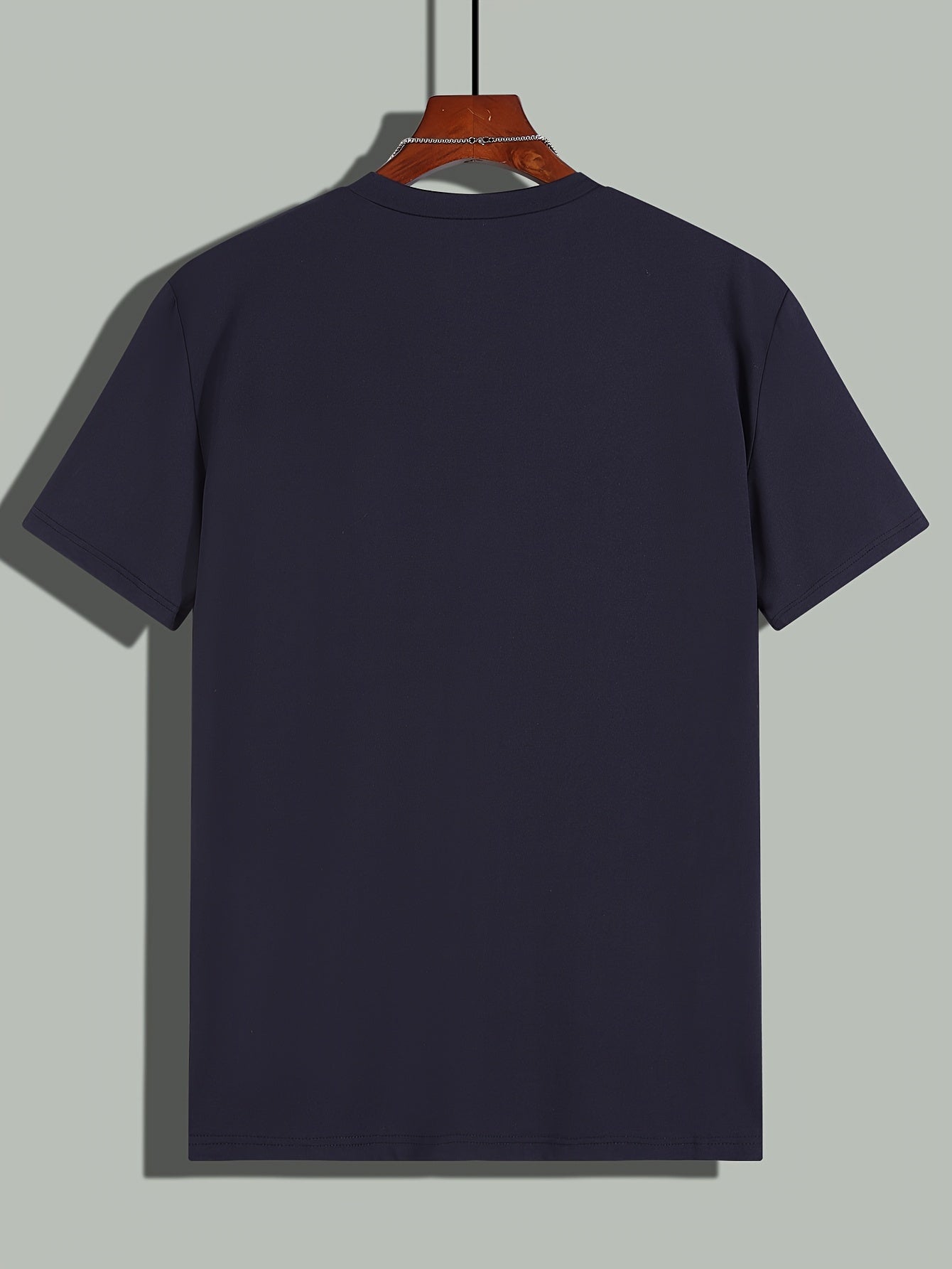 Men's Slim Fit T-shirt With Trendy Graphic Print