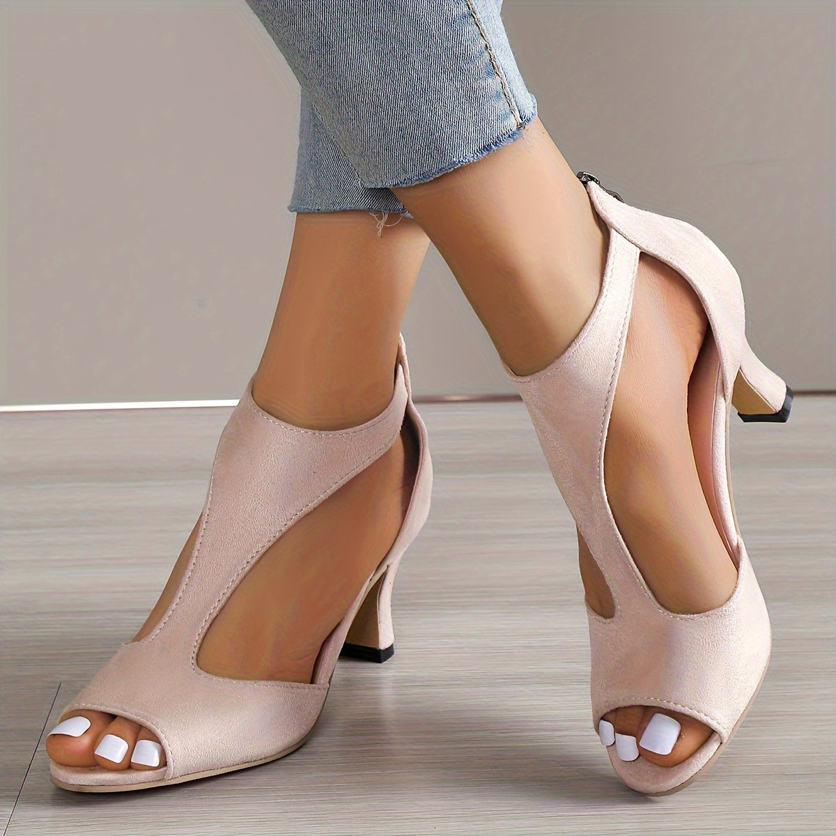 Chic Womens Peep Toe High Heel Sandals - Stylish T-strap, Comfortable Chunky Heel, Zipper Closure - Timeless Black for Versatile Wear