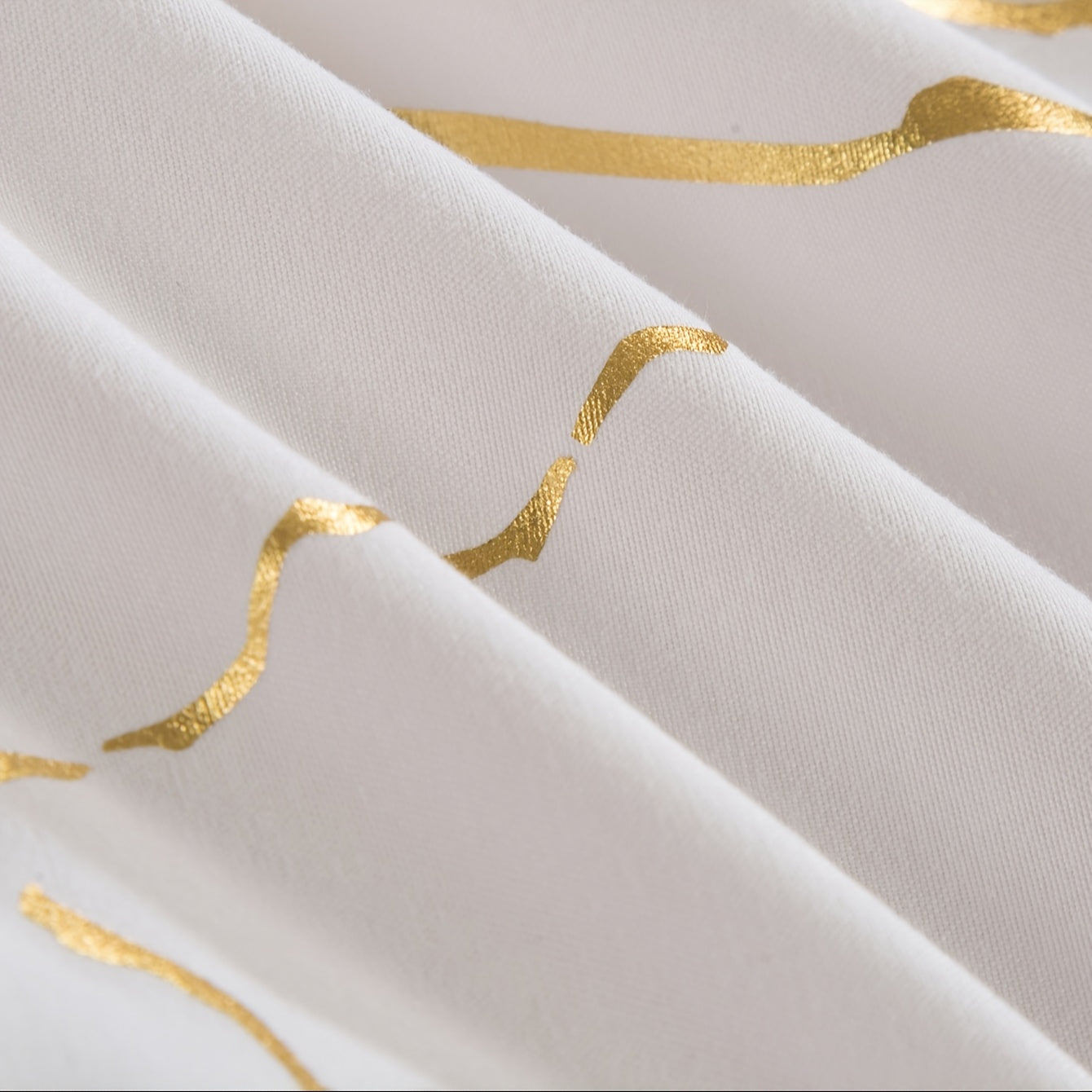 3pcs Classic Hot Stamping Texture Quilt Cover Set