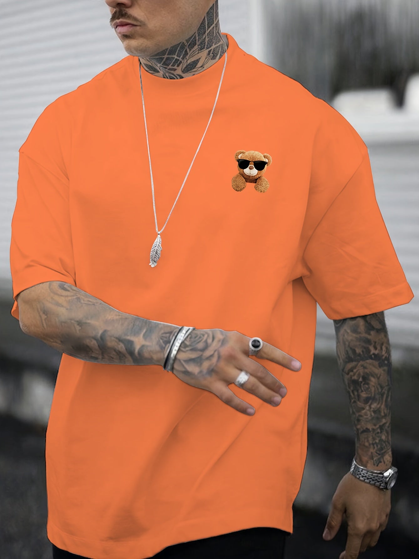 Men's Slim Fit T-shirt With Trendy Graphic Print
