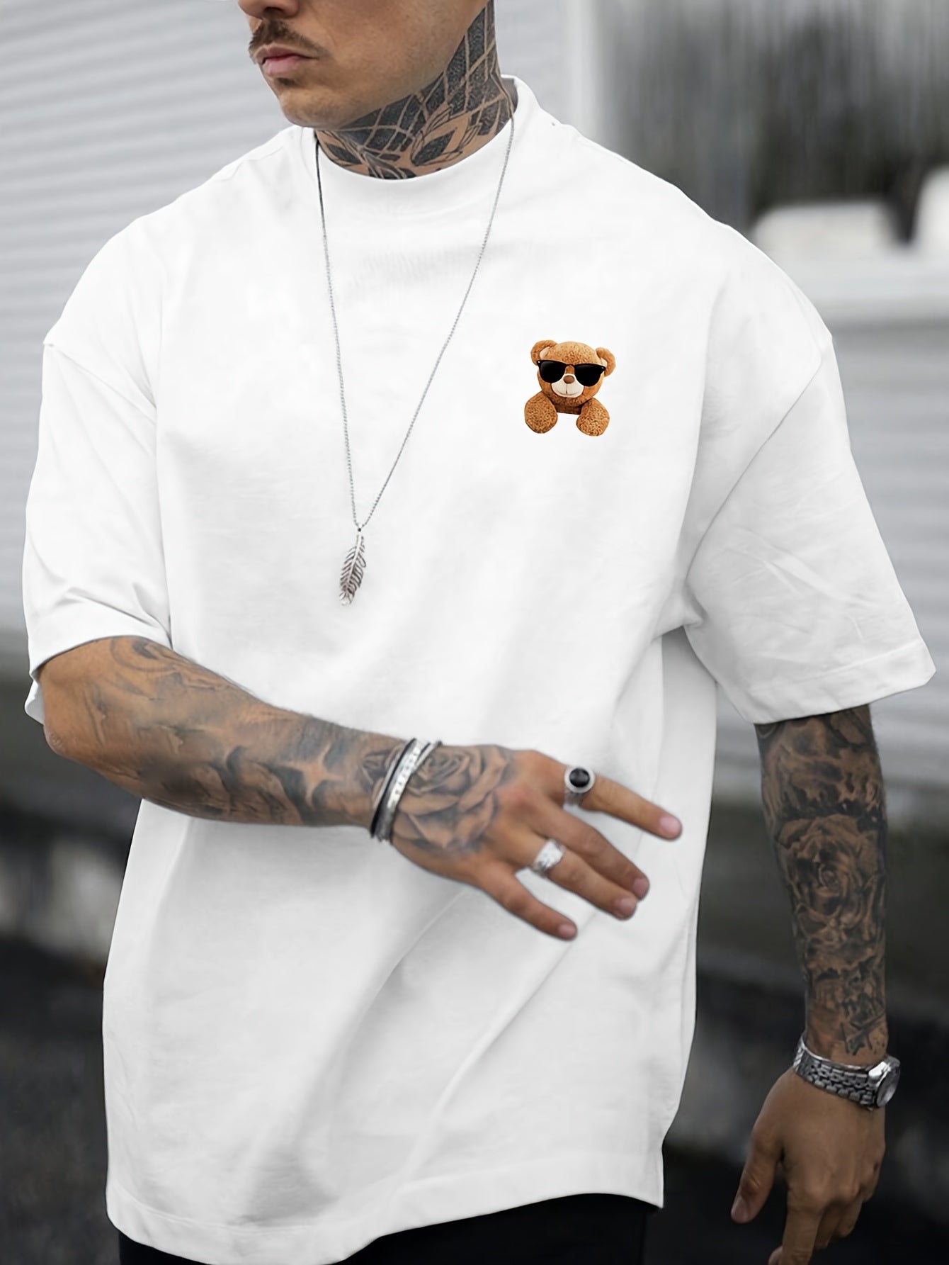 Men's Slim Fit T-shirt With Trendy Graphic Print