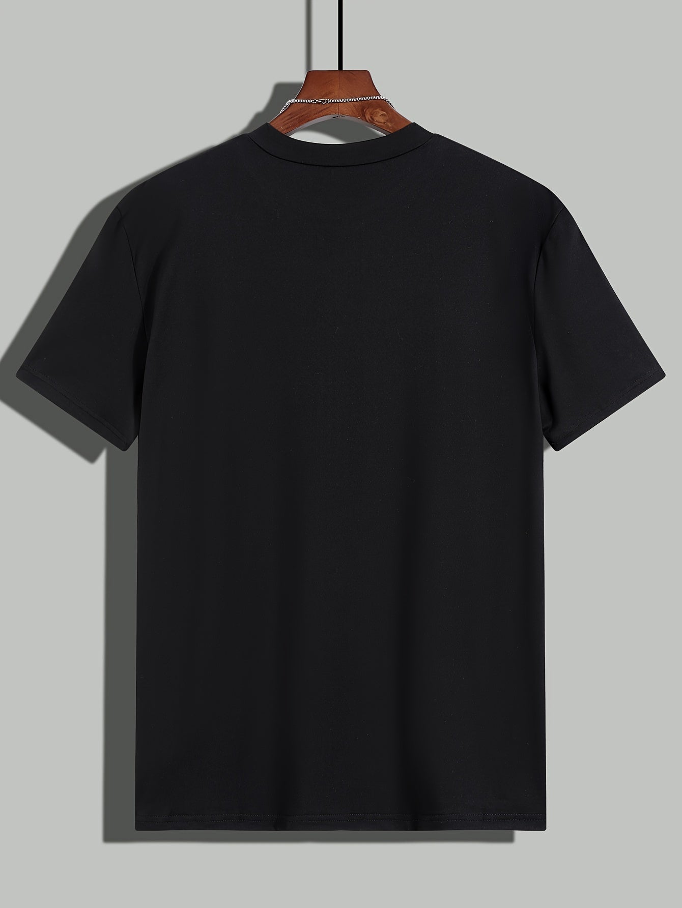 Men's Slim Fit T-shirt With Trendy Graphic Print