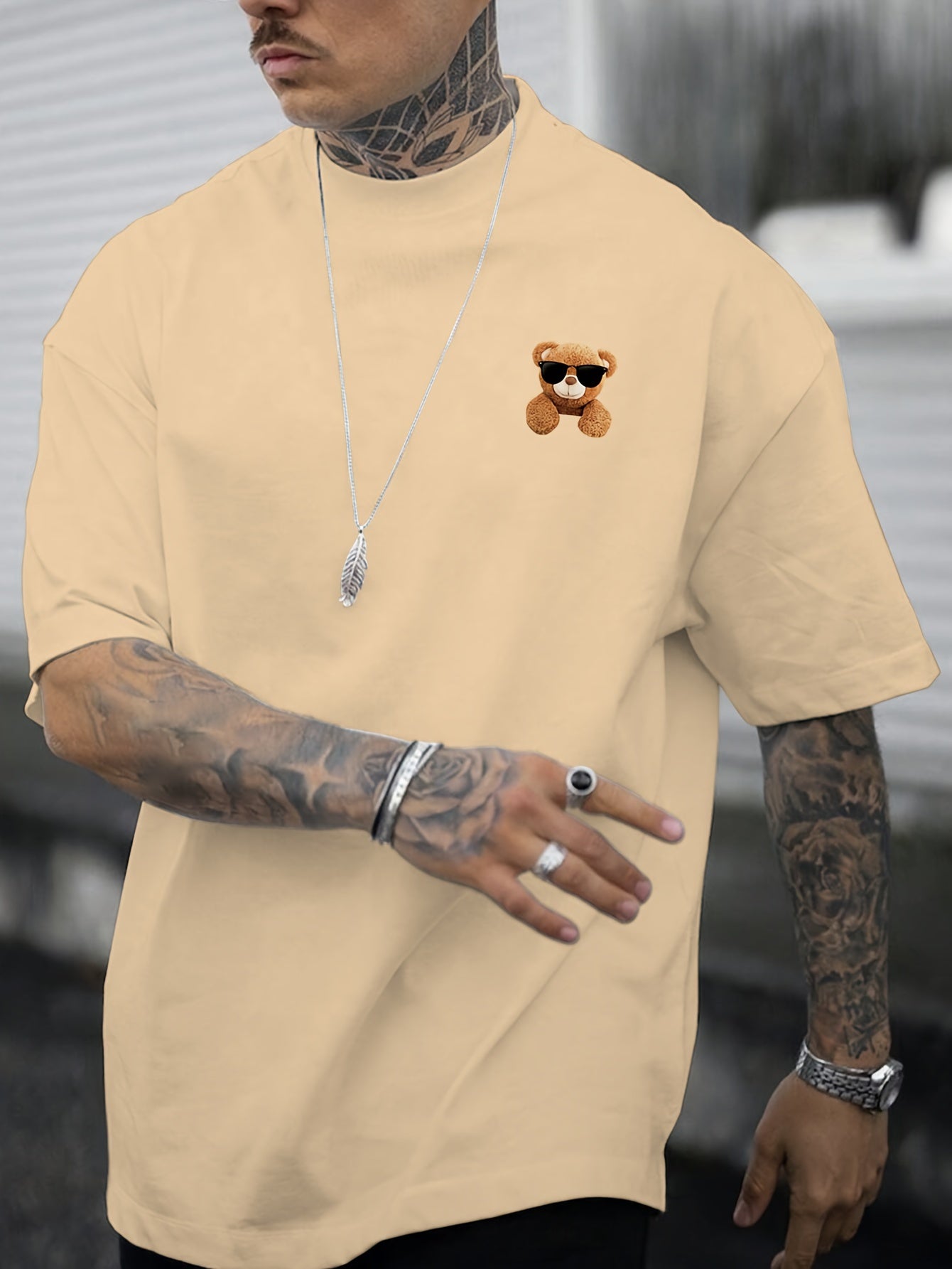 Men's Slim Fit T-shirt With Trendy Graphic Print