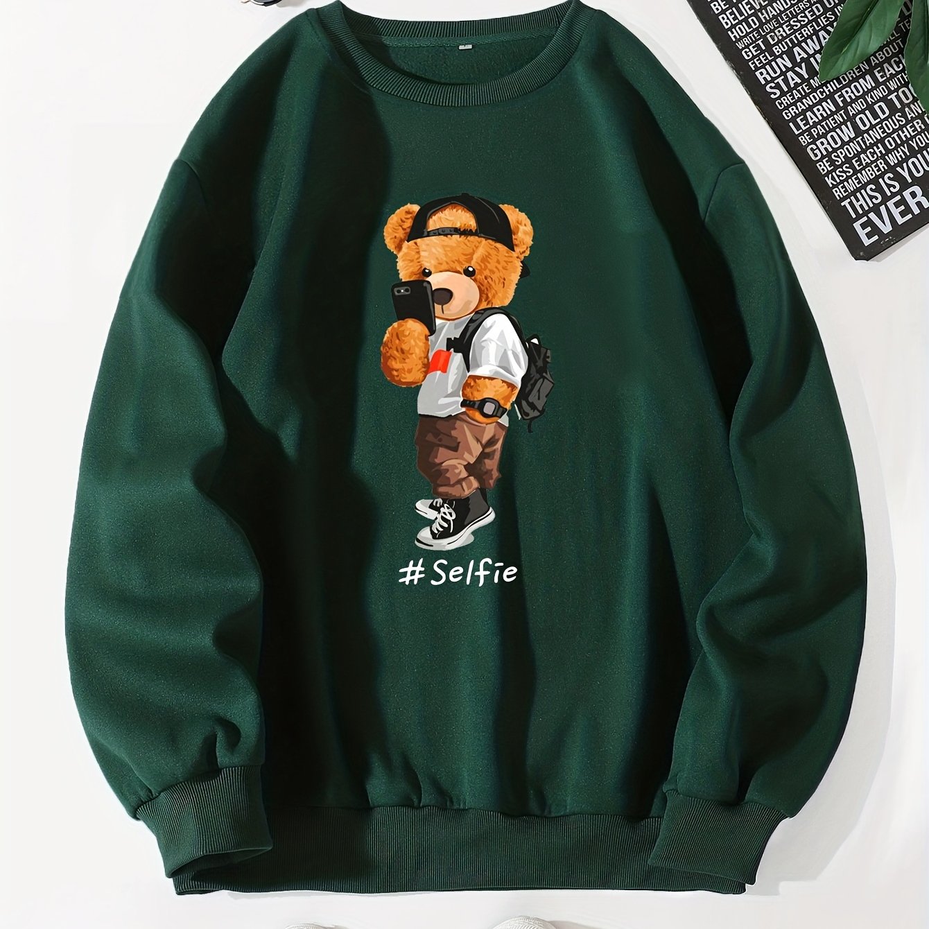 Men's Cartoon Bear Selfie Print Casual Round Neck Pullover Sweatshirt