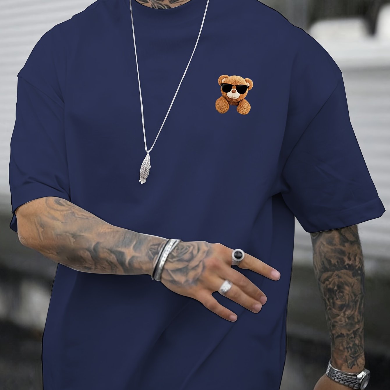Men's Slim Fit T-shirt With Trendy Graphic Print