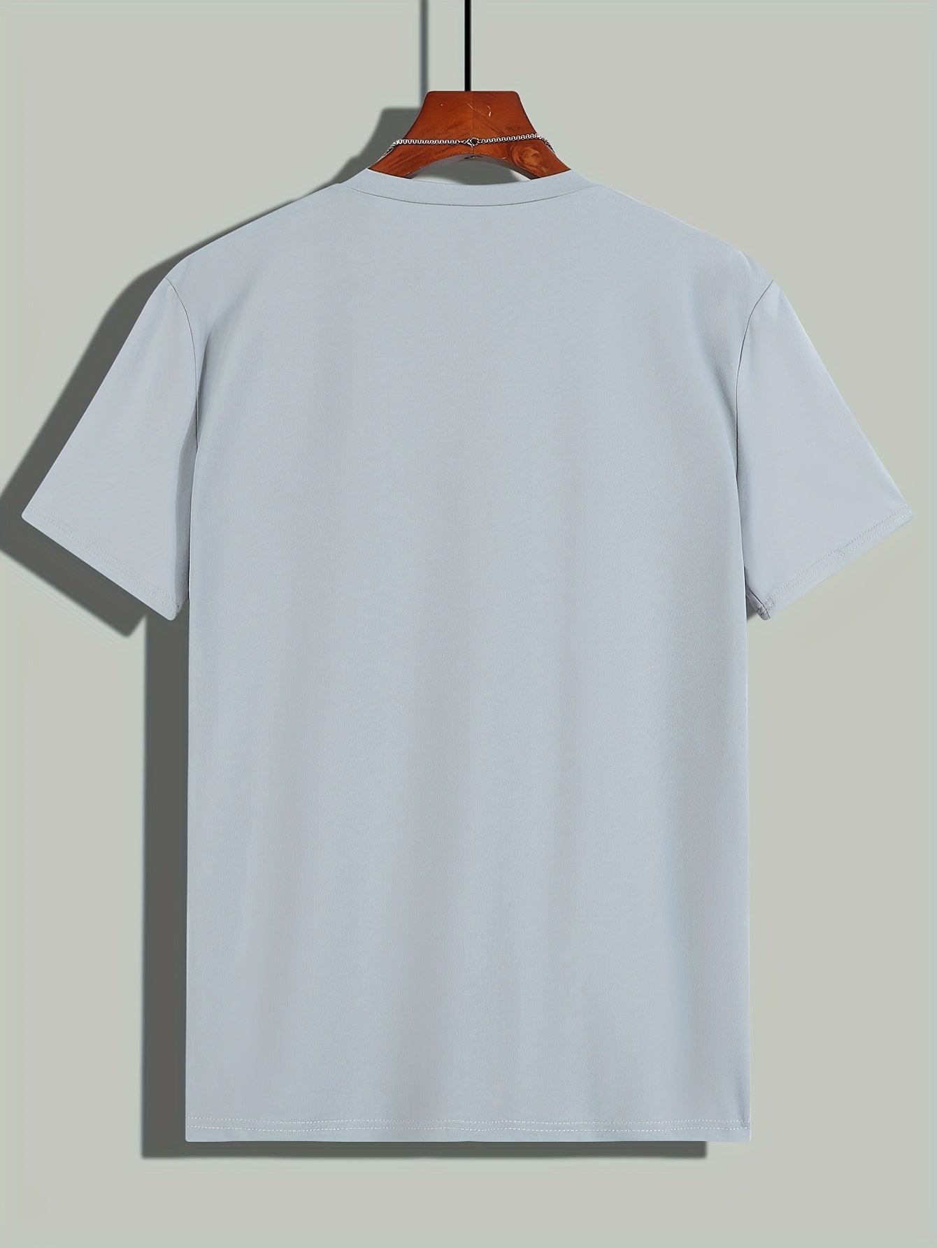 Men's Slim Fit T-shirt With Trendy Graphic Print