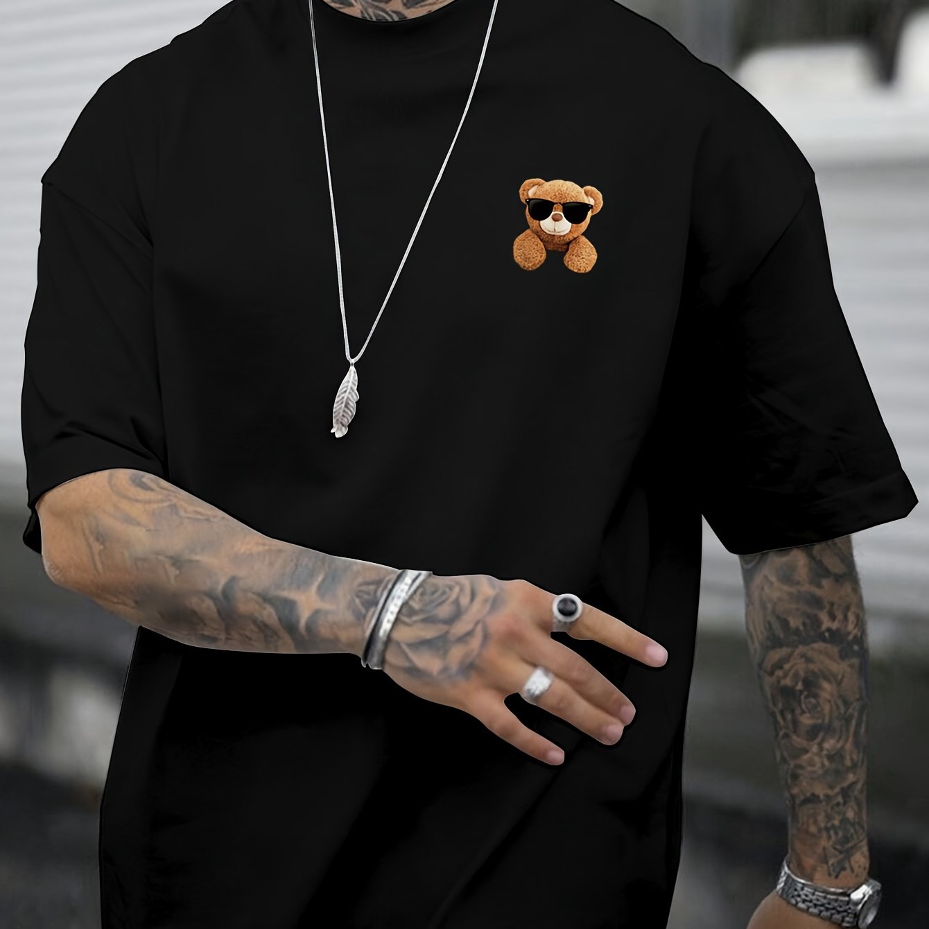 Men's Slim Fit T-shirt With Trendy Graphic Print