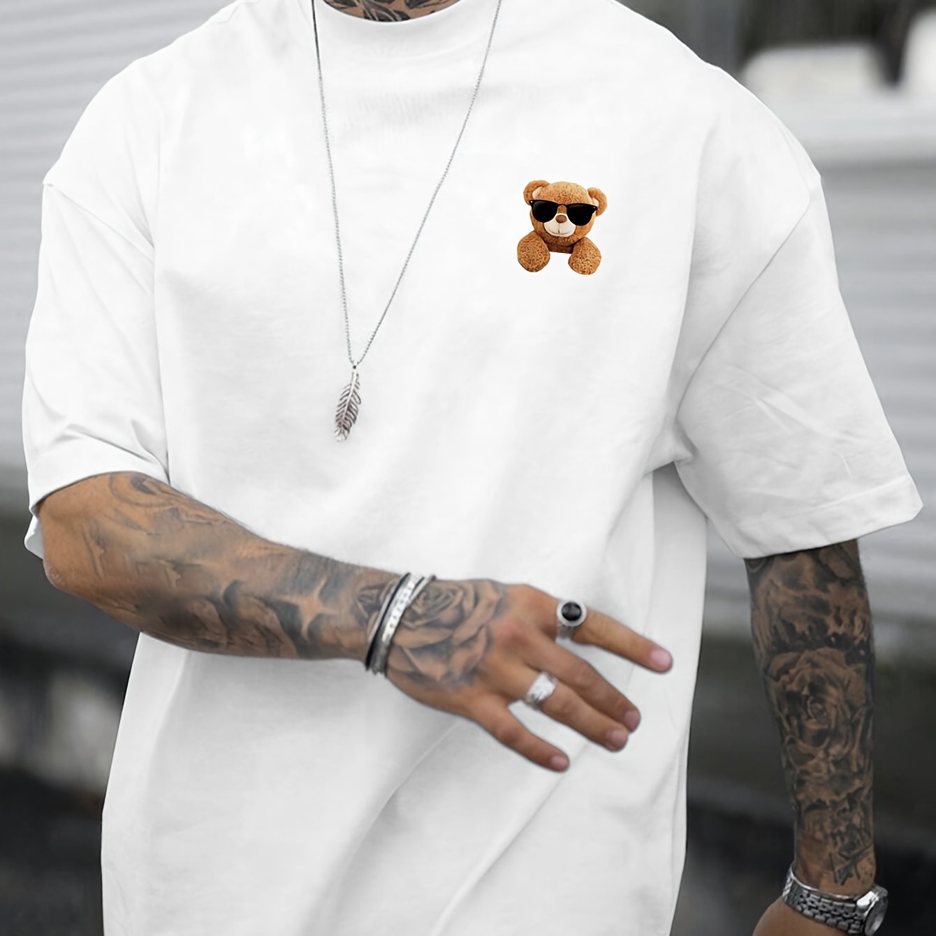 Men's Slim Fit T-shirt With Trendy Graphic Print