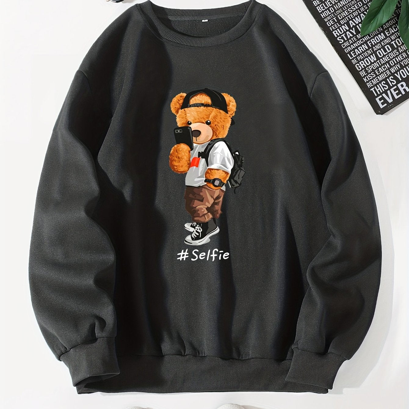 Men's Cartoon Bear Selfie Print Casual Round Neck Pullover Sweatshirt