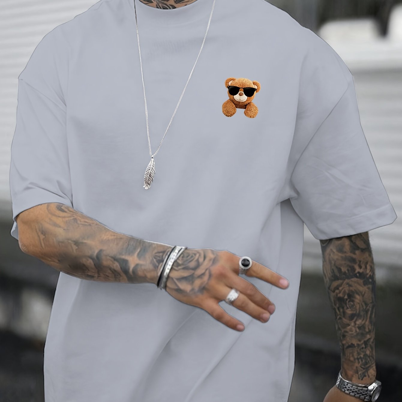 Men's Slim Fit T-shirt With Trendy Graphic Print