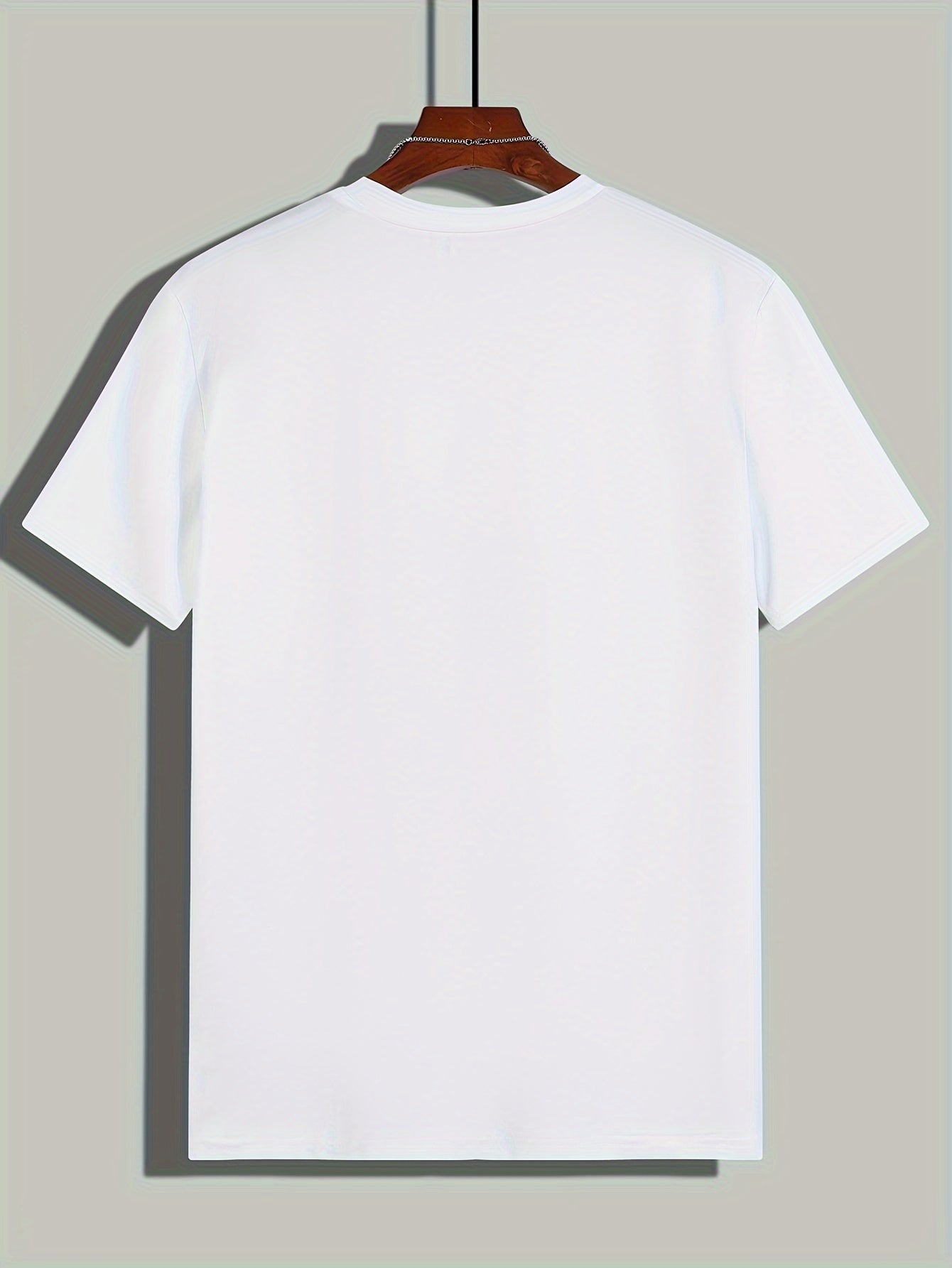 Men's Slim Fit T-shirt With Trendy Graphic Print