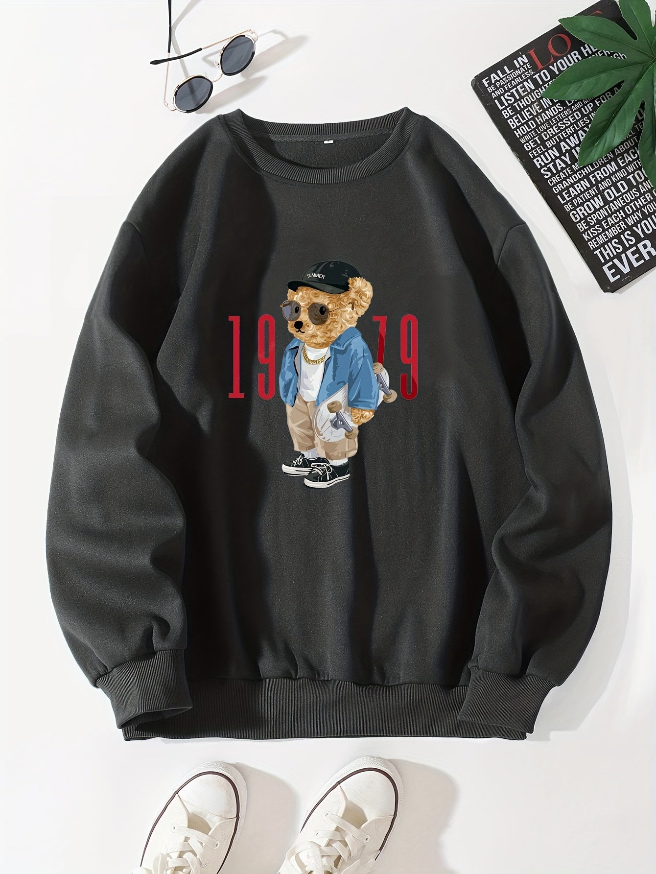 Men's Cartoon Bear Selfie Print Casual Round Neck Pullover Sweatshirt